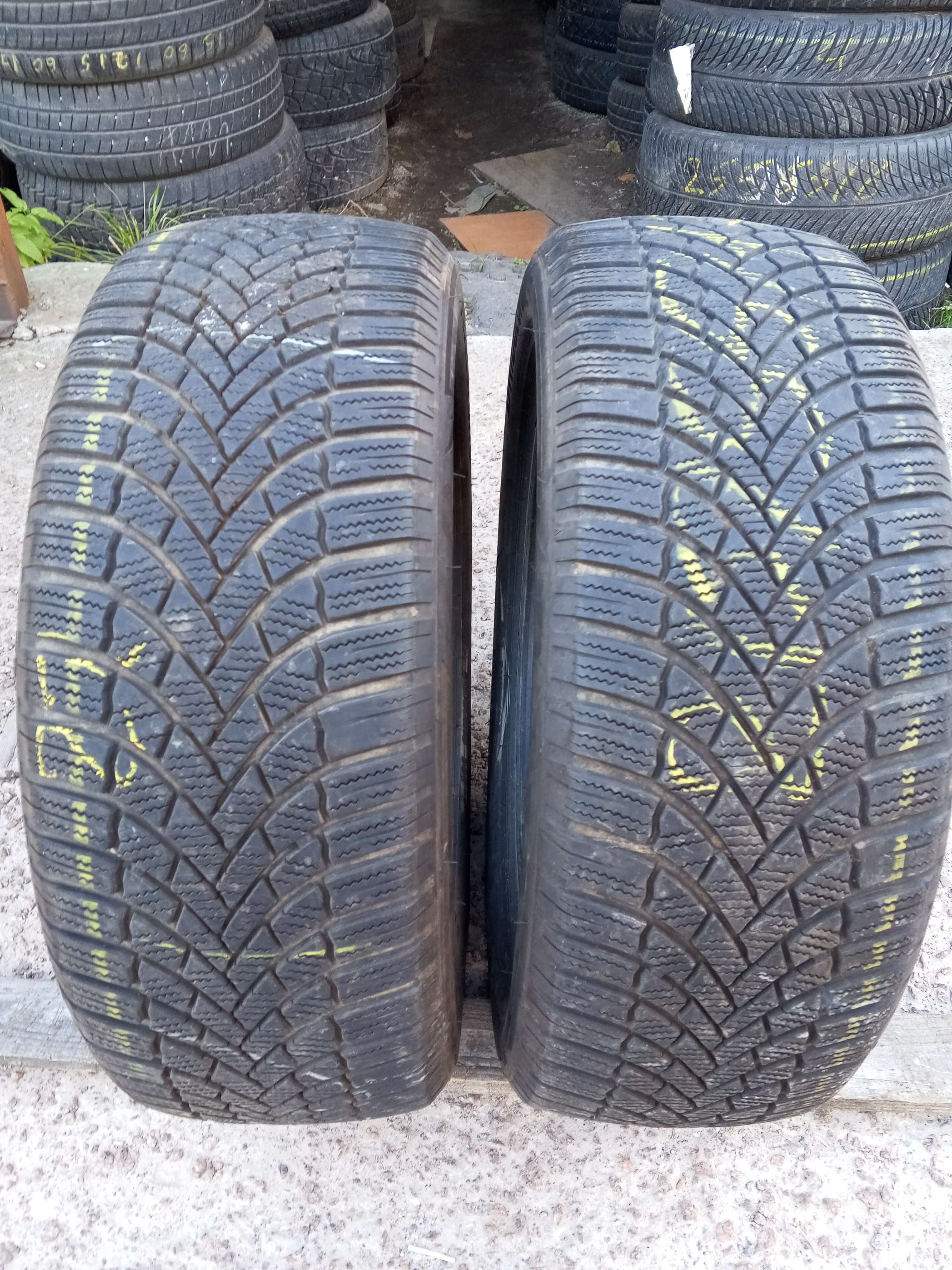 Bridgestone Blizzak LM005 215/55R18 